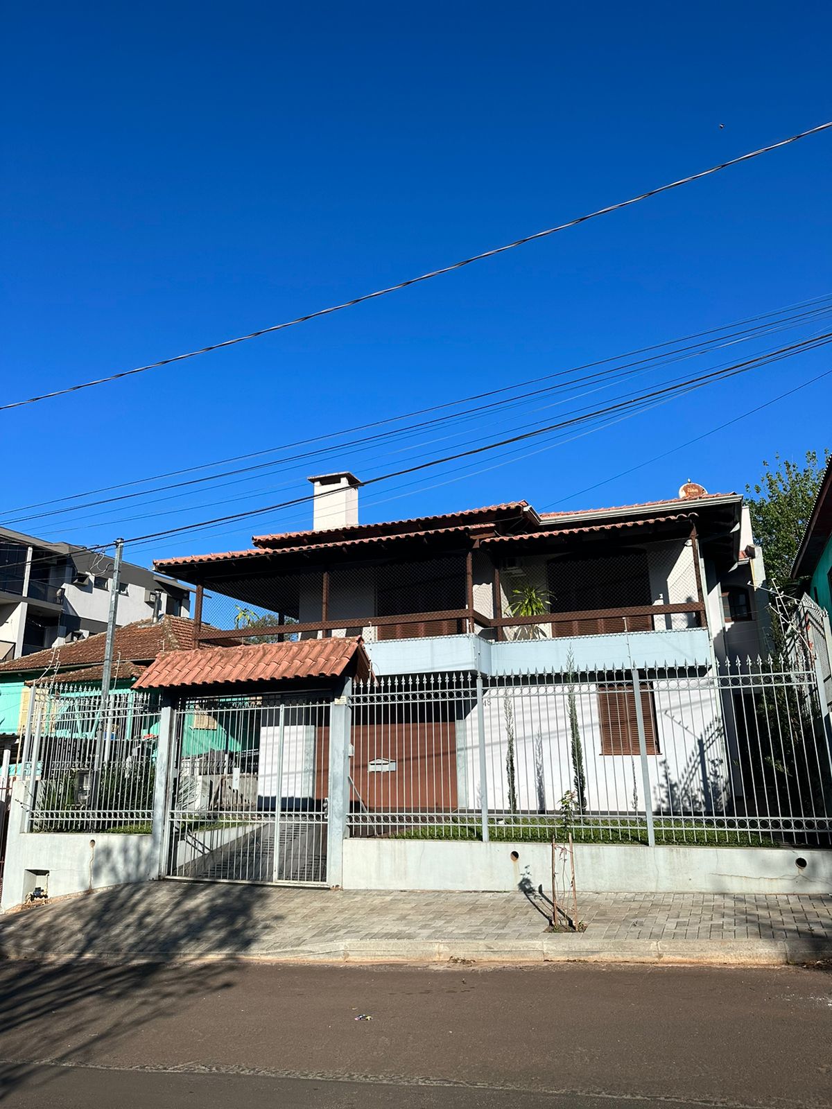 Casa alvenaria, suíte mais 2 dormitórios